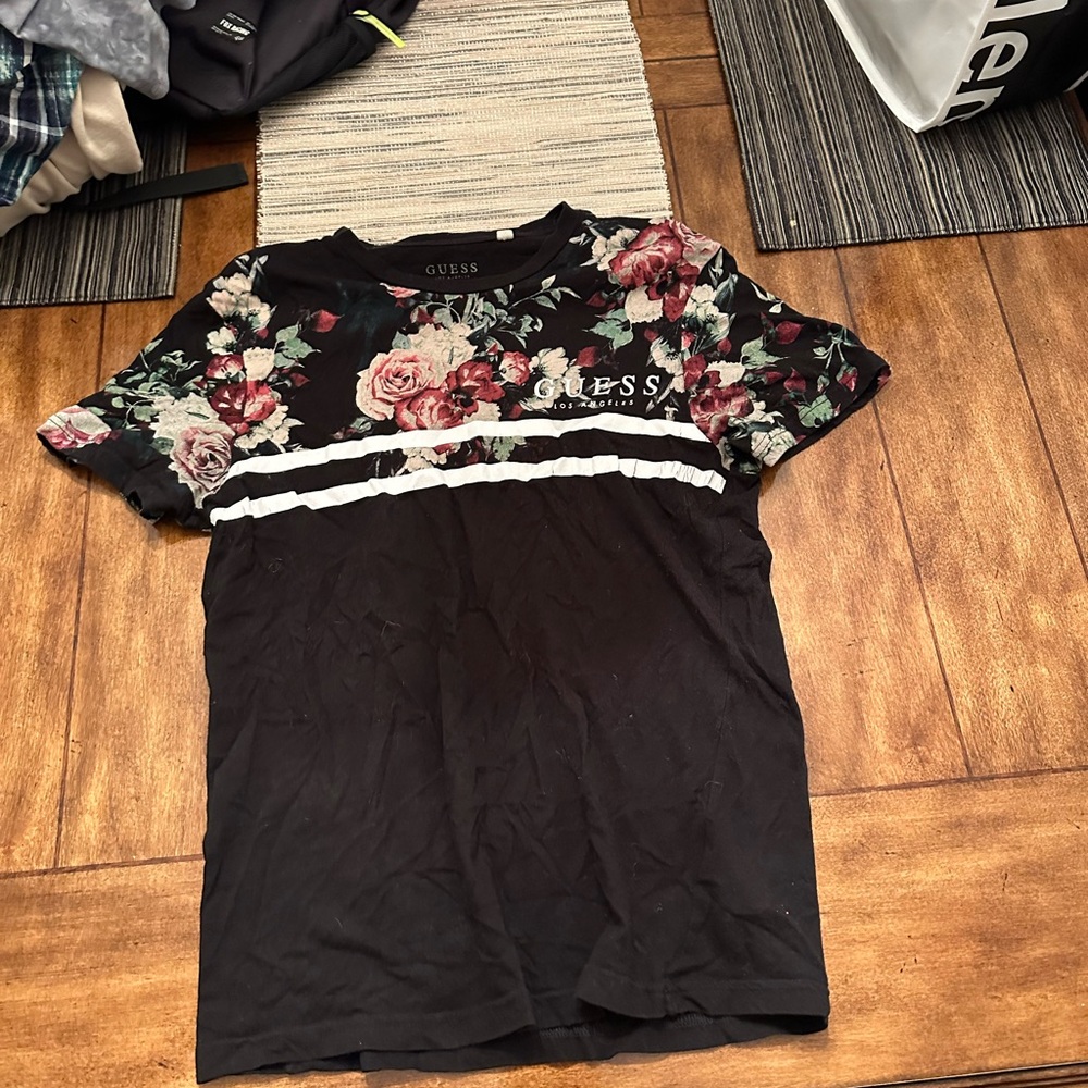 Guess t-shirt